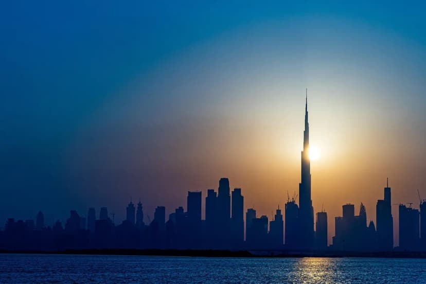 dubai, skyline, uae, emirates, cityscape, skyscrapers, buildings, silhouette, water, sea, downtown, tourism, sun, backlighting, landmark, famous, nature, city